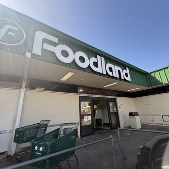 Foodland - Outside - Grocery Near Me - Honolulu, Hawaii