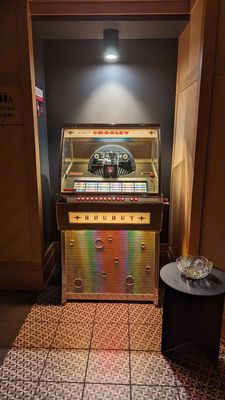 B-Side Cocktail Lounge by null