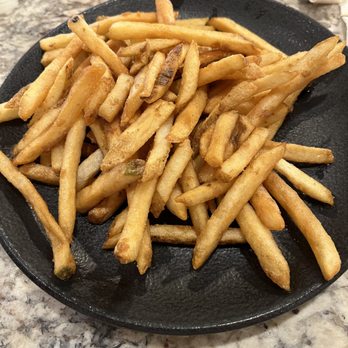100 Sails Restaurant & Bar - Garlic fries - Buffets Near Me - Honolulu, Hawaii
