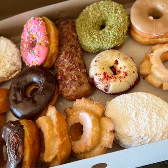 Randy's Donuts - They were able to fit up to 14 donuts in a box - Donuts Near Me - Torrance, California