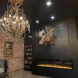 Albertini’s Gem Bar - Cigar lounge