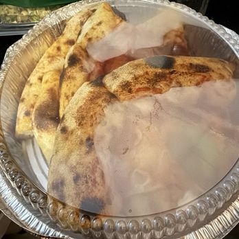 Piccolo Buco by Cooper's Hawk - Pizza in a to go container and not a box!!?? - Wine Bars Near Me - Tampa, Florida Piccolo Buco by Cooper's Hawk - Pizza in a to go container and not a box!!?? - Wine Bars Near Me - Tampa, Florida