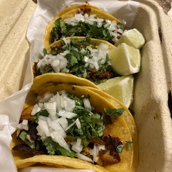 Orale Mexican Eats - Chicken tacos a few different ways. Filling, fresh, and beautifully presented. - Mexican Near Me - Minneapolis, Minnesota Orale Mexican Eats - Chicken tacos a few different ways. Filling, fresh, and beautifully presented. - Mexican Near Me - Minneapolis, Minnesota