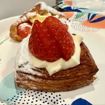 Paris Baguette - Patisserie/Cake Shop Near Me - Los Angeles, California Paris Baguette - Patisserie/Cake Shop Near Me - Los Angeles, California
