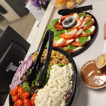 Uncle Giuseppe's Marketplace - Salad and caprese salad - Grocery Near Me - East Meadow, New York Uncle Giuseppe's Marketplace - Salad and caprese salad - Grocery Near Me - East Meadow, New York