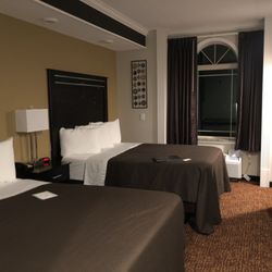 Stonebrook Lodge - Room #311