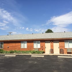 Big Sky Lodge - The front of the motel