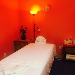 Daffodil Massage