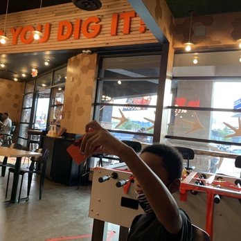 Big Chicken - Dining area - Chicken Shop Near Me - Las Vegas, Nevada