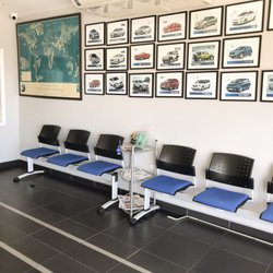 Dollar Thrifty - Air conditioned waiting area