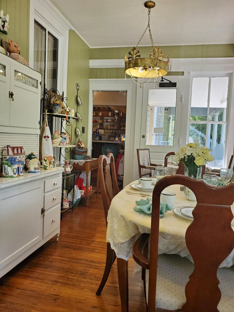 Teatime Tranquility & Treasures Image