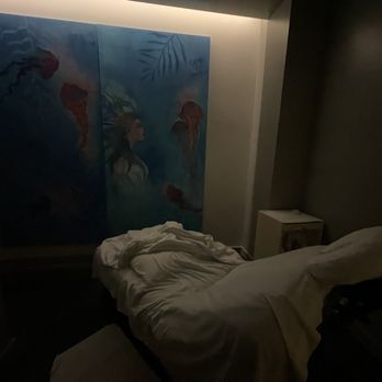 Spa U’ilani - My facial and massage room - Skin Care Near Me - Honolulu, Hawaii Spa U’ilani - My facial and massage room - Skin Care Near Me - Honolulu, Hawaii