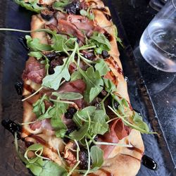 The Wine Imperium - Flatbread with figs and prosciutto