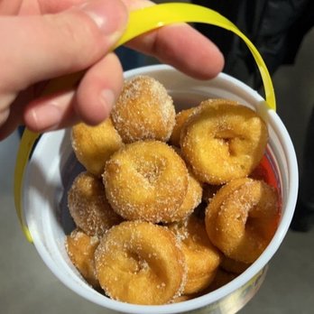 Mr Pigs Smokery - Mini doughnuts - Cocktail Bars Near Me - Shakopee, Minnesota
