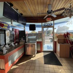 Las Palmas Taqueria Y Mariscos - Store interior