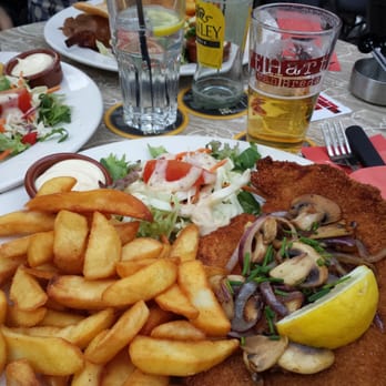 't Hart Van Breda - Schnitzel and fries - Pubs Near Me - Breda, New Brunswick