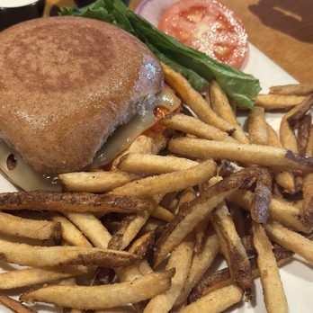 Kelly's Craft Tavern - Buffalo Chicken Sandwich - New American Near Me - Frisco, Texas