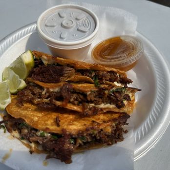 Birrieria El Zacatecano - Birria Taco - Food Trucks Near Me - Pontiac, Michigan