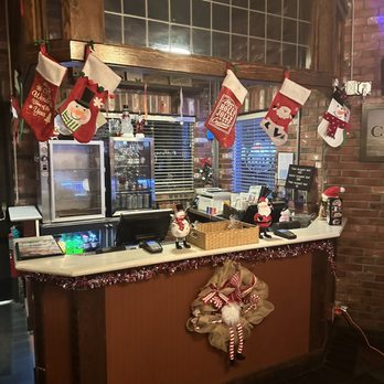 Uno Pizzeria & Grill - Pizza Near Me - Orlando, Florida