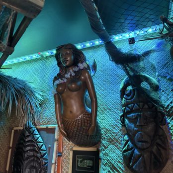 High Roller Tiki Lounge - Love the decor - Tiki Bars Near Me - Solvang, California