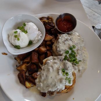 Bistreaux - Biscuits & gravy - Jazz & Blues Near Me - New Orleans, Louisiana Bistreaux - Biscuits & gravy - Jazz & Blues Near Me - New Orleans, Louisiana