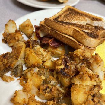 Alice's Last Stop - a plate of breakfast food - Breakfast & Brunch Near Me - Dighton, Massachusetts
