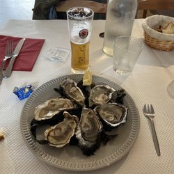 Chez Grand-Mere - Huîtres de Kercabellec en entrée. Fraîches et goûteuses