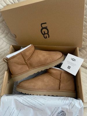 UGG Powell Street by null