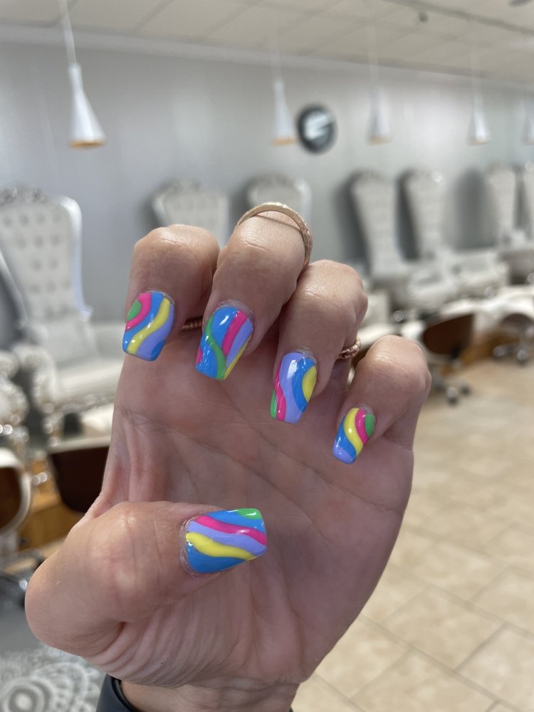 LUX QUEEN’S NAILS SPA Updated September 2024 409 Photos & 72 Reviews 16620 Cranlyn Rd