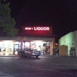 Front/parking lot.