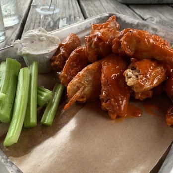 Smokin' With Chris - Buffalo wings - Barbeque Near Me - Southington, Connecticut Smokin' With Chris - Buffalo wings - Barbeque Near Me - Southington, Connecticut