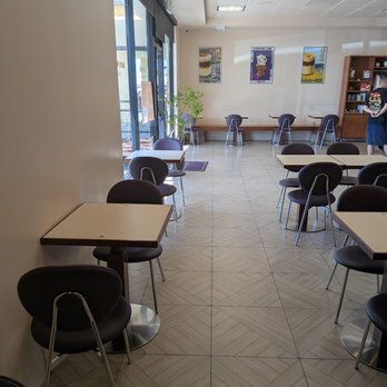 Smoking Tiger Coffee Lab - Interior - lots of seating - Cafes Near Me - Huntington Beach, California