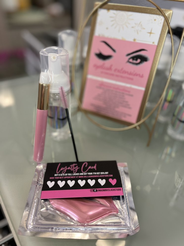 MadMinxs Lash Studio Logo