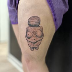 Artist: Roxanne
IG: @roxotattoos
Phone: 510-648-5563