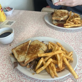Penny's Diner - Diners Near Me - North Platte, Nebraska