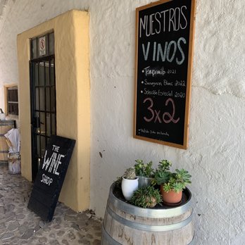 Bodega Dos Búhos - Front desk - Wineries Near Me - San Miguel de Allende, GUA