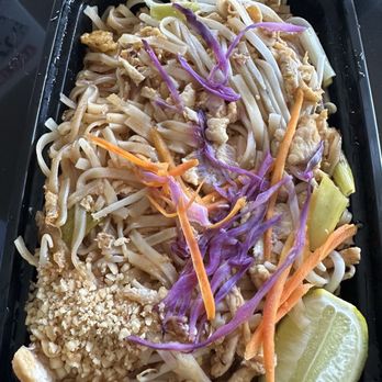 Bee House Thai Cuisine - Pad Thai - Thai Near Me - Grover Beach, California
