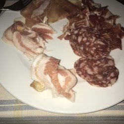 Osteria Vicolo Carceri - Piatto di salumi con gnocco fritto