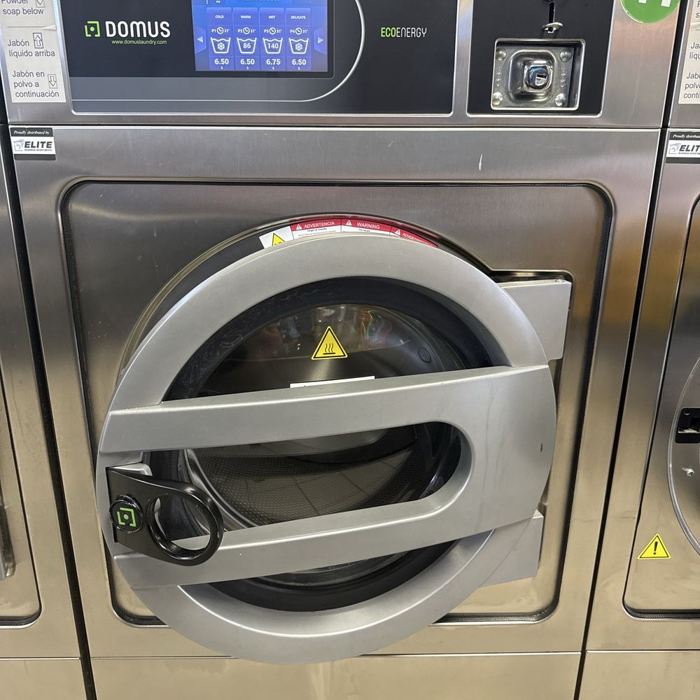 Half Price Laundromat - Large capacity washer for those larger loads. - Laundromat Near Me - Winnetka, California Half Price Laundromat - Large capacity washer for those larger loads. - Laundromat Near Me - Winnetka, California