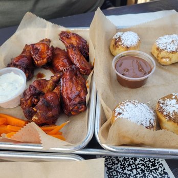 Hops 44 - Famous wings - Barbeafflo and Pretzel Oreos - Pretzels Near Me - Storrs, Connecticut