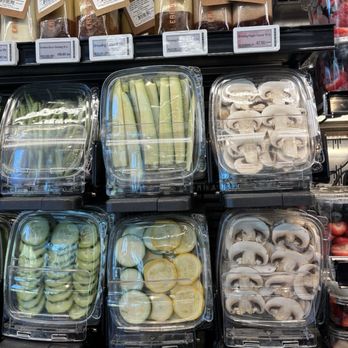 Erewhon - Grocery Near Me - Calabasas, California