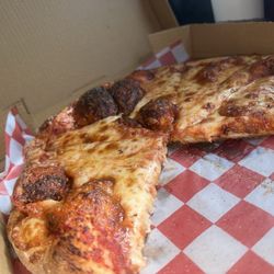 I never write reviews, but this has to be the one of the best pizzas I've ever had. 10/10!!!!