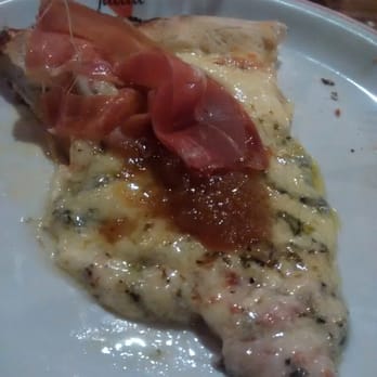 Jullia Pizza Bar - Pizza Belissima; mozzarella, gorgonzola, geleia de figo e presunto cru. - Pizza Near Me - São Paulo, SP Jullia Pizza Bar - Pizza Belissima; mozzarella, gorgonzola, geleia de figo e presunto cru. - Pizza Near Me - São Paulo, SP