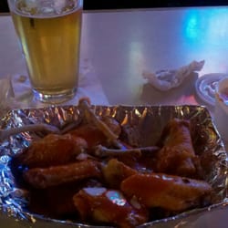 Hi-Ho Tavern - Wings could be better but service and friendly atmosphere.