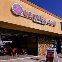 Exterior outside entrance of Ubatuba Açaí - Burbank - Outside - Burbank, California Exterior outside entrance of Ubatuba Açaí - Burbank - Outside - Burbank, California