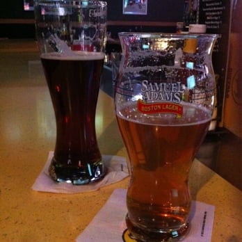 Buffalo Wild Wings - Friends bday - American Near Me - Henderson, Nevada