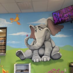 Pediatric Specialists of Plano - Waiting room wall