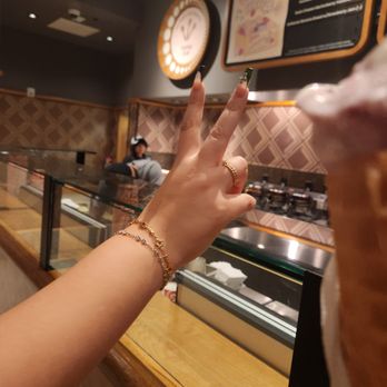 Salt & Straw - Counter - Ice Cream & Frozen Yogurt Near Me - Miami, Florida