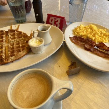 Sunflower Caffe - Gluten free oat waffles are super delish and I have a gluten allergy so I have tried a lot of different restaurants these are my favorite. - Coffee & Tea Near Me - Sonoma, California