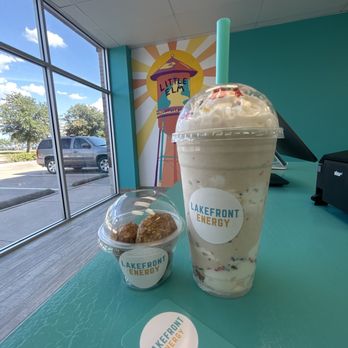 Lakefront Energy - birthday cake protein shake & pb chocolate energy bites - Juice Bars & Smoothies Near Me - Little Elm, Texas